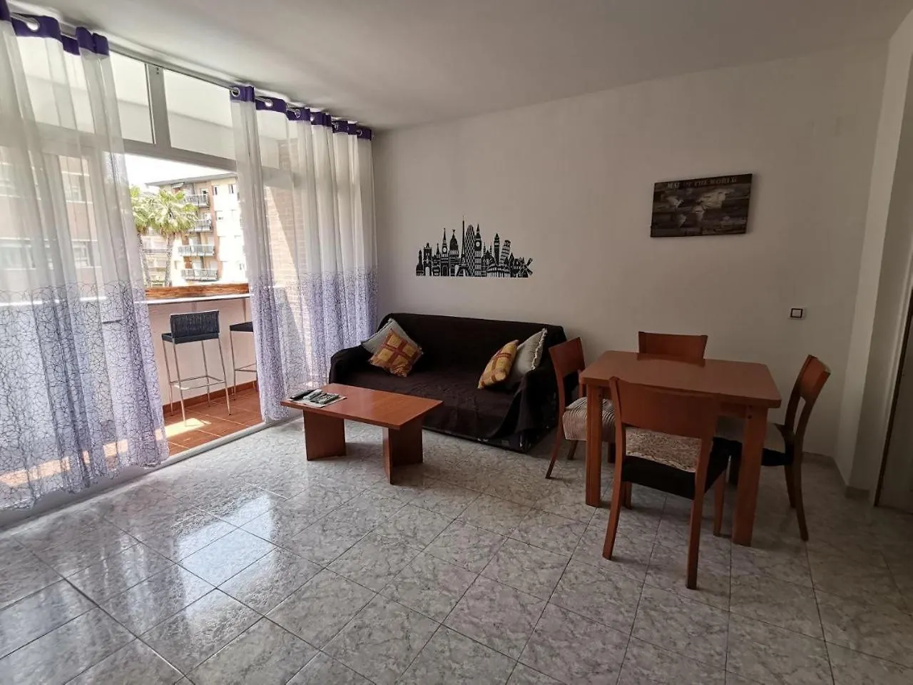 Apartamento+Parking +Piscina A 250Mts Playa Fenals 滨海略雷特 0*,  西班牙