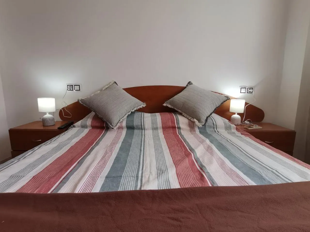 Apartamento+Parking +Piscina A 250Mts Playa Fenals 滨海略雷特 西班牙