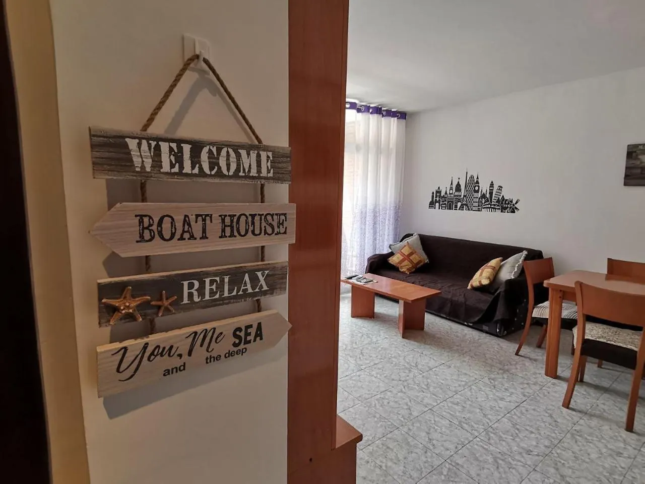 Apartamento+Parking +Piscina A 250Mts Playa Fenals 滨海略雷特 0*,  西班牙