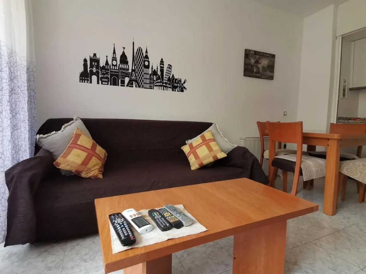 Apartamento+Parking +Piscina A 250Mts Playa Fenals 滨海略雷特 公寓