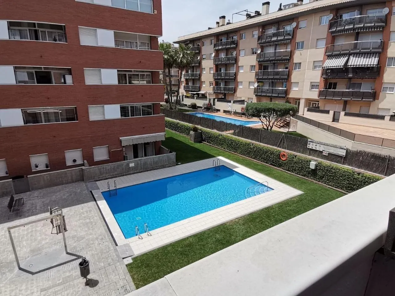 公寓 Apartamento+Parking +Piscina A 250Mts Playa Fenals 滨海略雷特